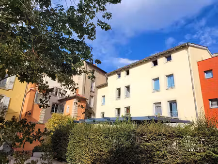 f4 triplex 119 m² esprit maison avec garage - plein centre le puy-en-velay