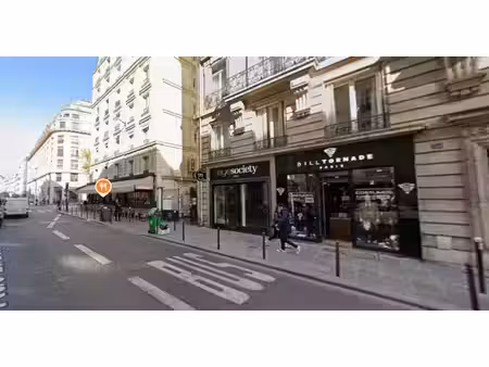 location commerce paris 75008 54m²