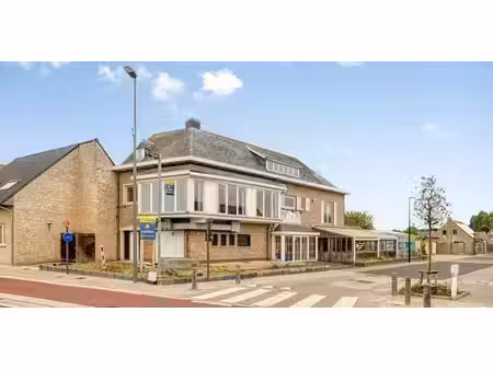 bien commercial à vendre à de panne pour € 375.000