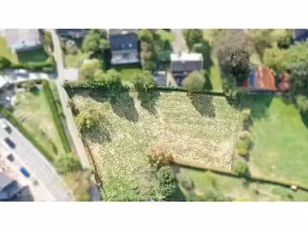 terrain à bâtir de 2.387 m²  libre de constructeur