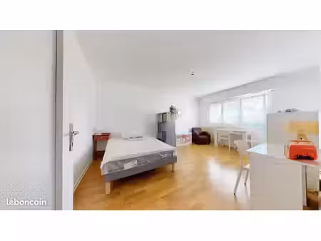 studio meublé 28 m² – secteur quartier universitaire de la bouloie – parking