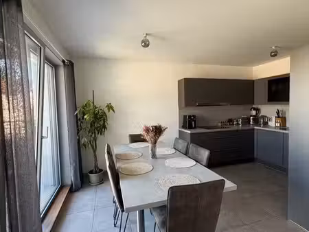 t2 meublé de 48 m² avec balcon et garage sécurisé
