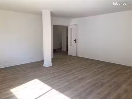 beauvais-centre grand f4 de 103 m² refait à neuf avec garage et cave