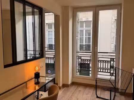 t2 meublé 47 m² rénové — hyper-centre orléans  martroi — libre le 3 octobre