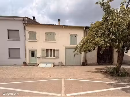 maison 8 pièces 218 m²