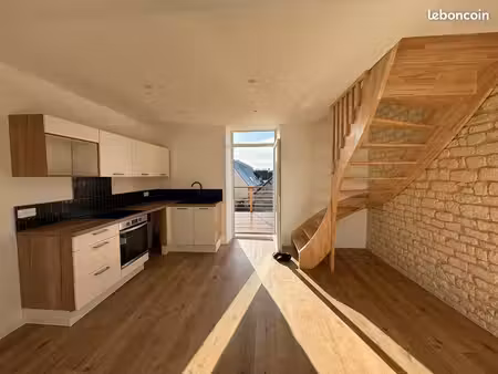 duplex avec terrasse dans le centre-bourg