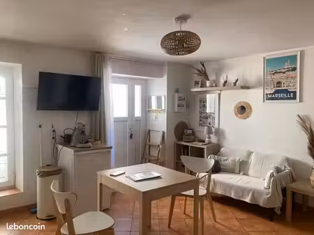 studio 1 pièce 27 m²