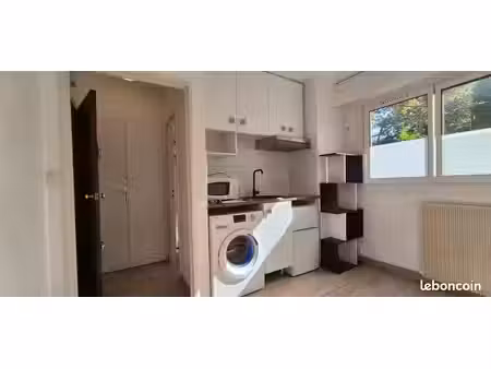 location meuble +parking privé