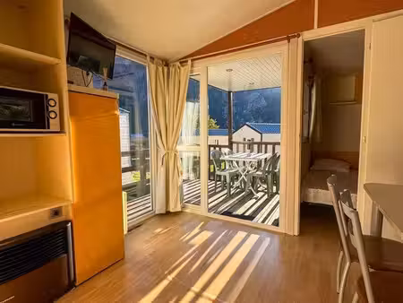 petite maison indépendante terrasse /parking