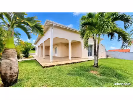 villa de standing entièrement rénovée 3 chambres