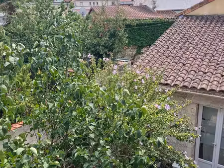 agréable t2 avec terrasse plein ouest