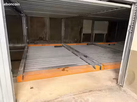 parking/box 10 m² six-fours-les-plages
