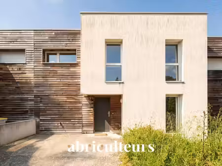 maison bien agencée de 98 m2 - 4 chambres - garage et parking - jardin - vue dégagée - bou