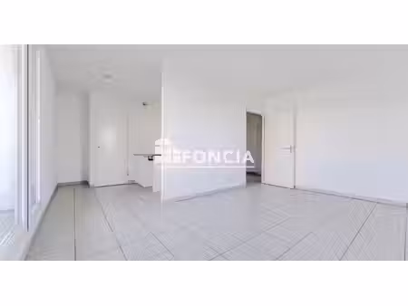 tours nord – t2 50 m² avec deux terrasses et stationnement