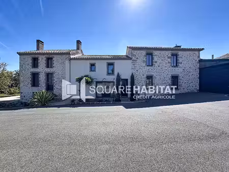 maison de caractère entièrement rénovée - beaulieu-sous-bressuire