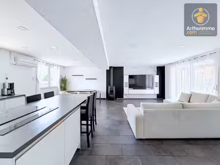 maison indépendante 183m2 habitables - sous sol total - 10 min gare à pieds