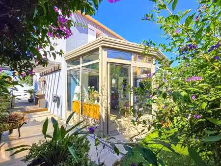 location meublée maison 4 pièces 84 m² à sète (34200)  1 400 €