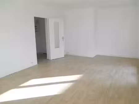 location appartement 3 pièces 67 m² à montpellier (34000)  923 €