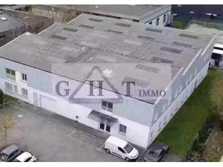 à louer : locaux d’activités - buc 1470m²