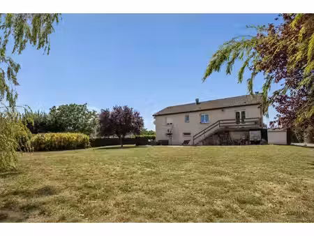 maison individuelle sur terrain clos de 1500 m²