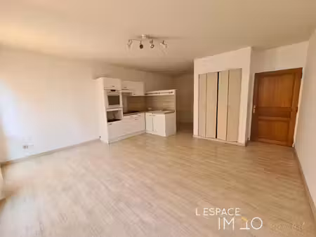 exclusivité t1 lumineux avec grande terrasse !