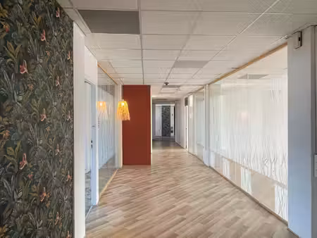 bureau 606m2 1er étage avec ascenseur