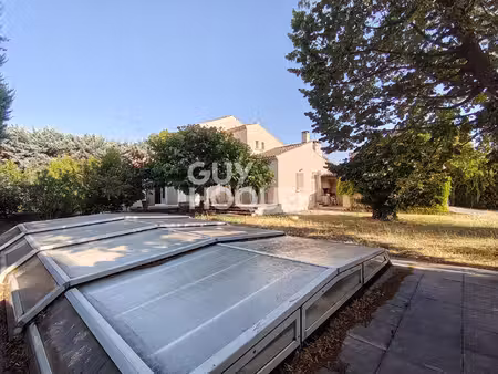 maison carpentras 7 pièce(s) de 180 m² - 5 chambres - jardin - piscine - garage / carport 