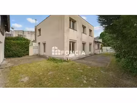 peixotto : maison + 2 studios + appartement type 3