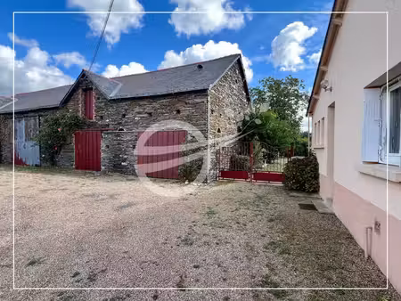 ensemble immobilier maison d'habitation  bâtiment en pierre