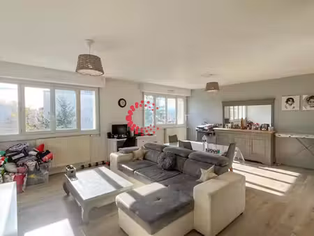 appartement meublé 3 p avec cave et parking proche village