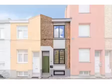 prachtig en energiezuinig huis te deurne met groene tuin!