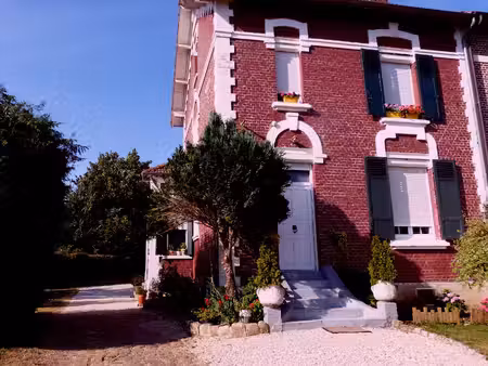 belle maison à vendre à 5 minutes de chauny