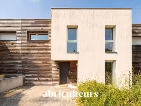 maison bien agencée de 98 m2 - 4 chambres - garage et parking - jardin - vue dégagée -...