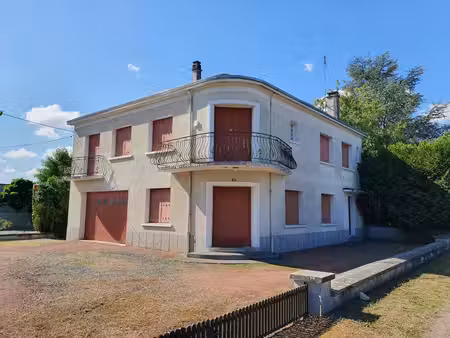 maison 6 pièce(s) 210 m2 + garage sur terrain de 600 m2
