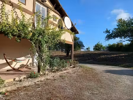 superbe propriété spacieuse en pierre de 4/5 chambres  nécessitant des travaux de...