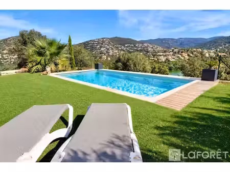 la londe-les-maures  maison 6 pièces  parcelles 2160 m²  piscine