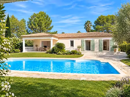 villa saint-raphaël plain-pied  totalement rénovée 3ch+1 bureau  piscine à valescure