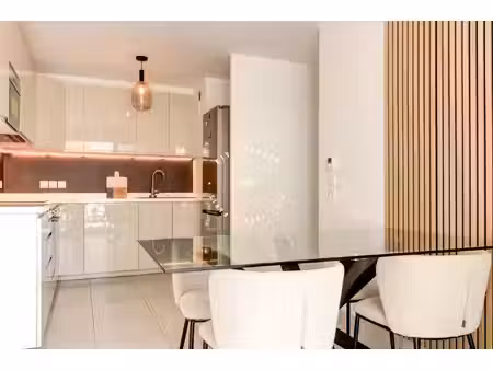 t3 récent de 69 m² – balcon– 2 stationnements – 2 chambr
