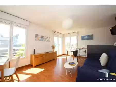 à vendre : appartement de type 2  40.56 m² à pleurtuit comprenant terrasse et stationnemen
