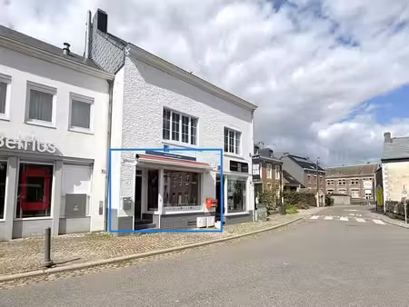 grand place en face avec parking - renove