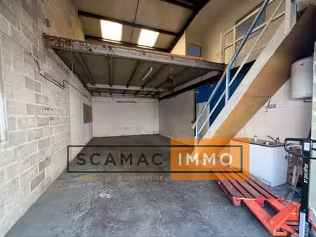 location entrepôt stains 93240 180m²