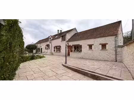 maison de 290 m² à noisy-rudignon