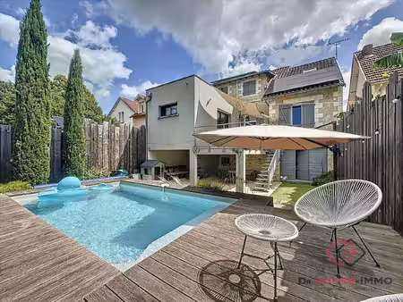 maison coup de cœur en pierre – piscine  garage & autonomie énergétique