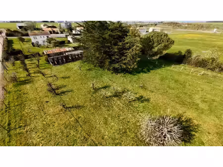 lucon (85) exceptionnel et rare terrain constructible 2239 m²+760 m² a viabiliser et hors 