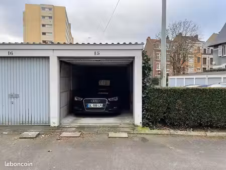location garage fermé botanique