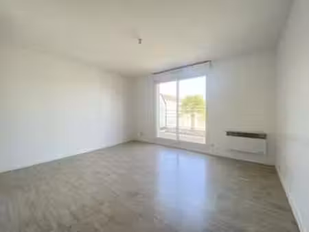 location appartement 2 pièces au poiré-sur-vie (85170) : à louer 2 pièces / 41m² le poiré-