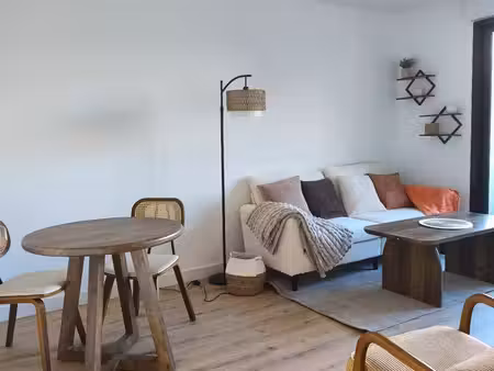 t2 meublé rénové – saint-aubin – 35 m² avec balcon