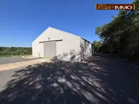 location bureaux et commerces à prêtreville (14140) : à louer / 300m² prêtreville