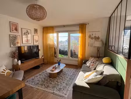 t2 meublé 52m² + parking | résidence standing sécurisée
