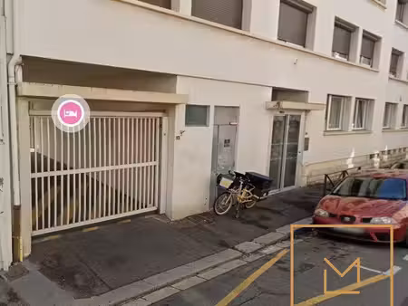 parking/box 13 m² caen